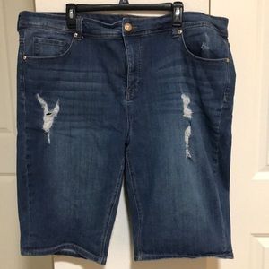 Melissa McCarthy design long length shorts